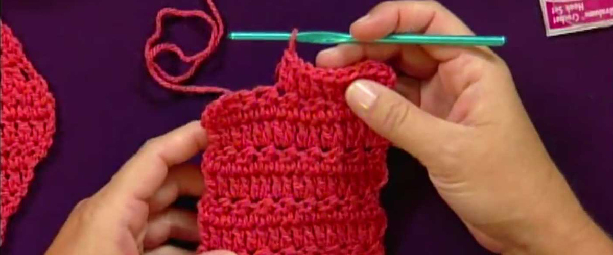 「クロシェセーター」の「クロシェ」とはどういう意味？フランス語で「Crochet」と記述するとの事。