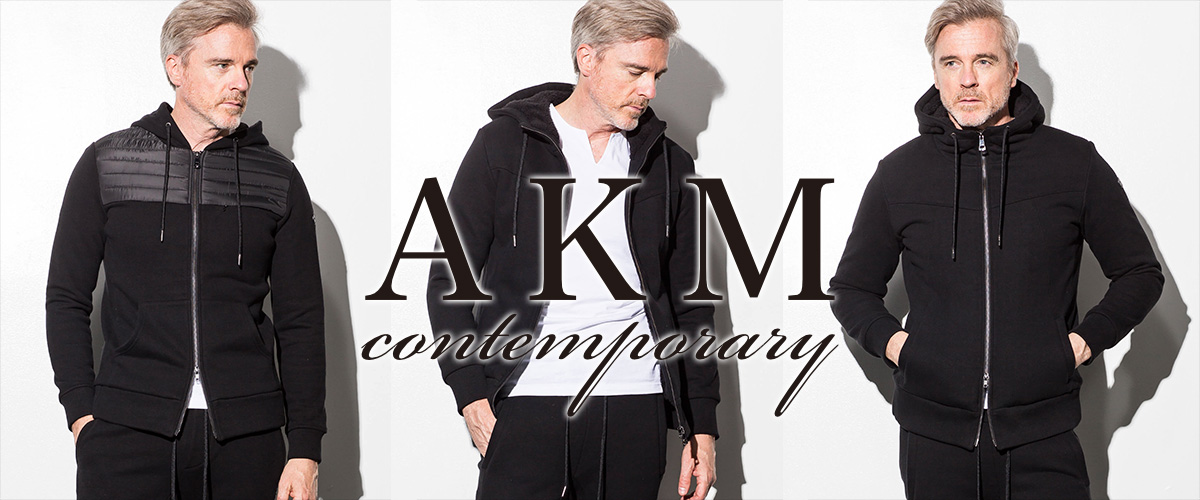 「AKM Contemporary」とは何と読む？またどういう意味？正解は「エイケイエムコンテンポラリー」と読むとの事。