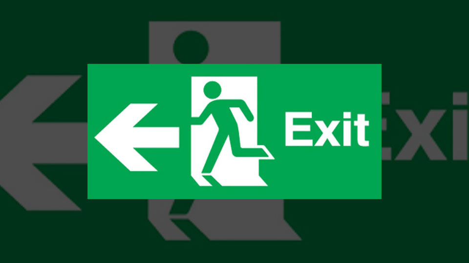 「イグジット」とはどういう意味？英語で「Exit」と記述するとの事。│TOPIC.YAOYOLOG