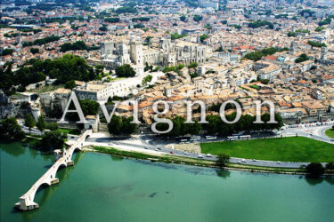 「アヴィニョン」とはどういう意味？アルファベットで「Avignon」と記述するとの事。